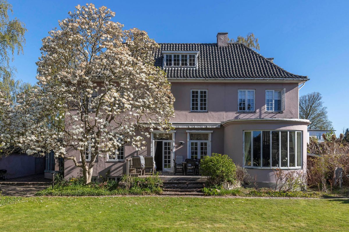 Villa på Damgårdsvej 19 2930 Klampenborg.